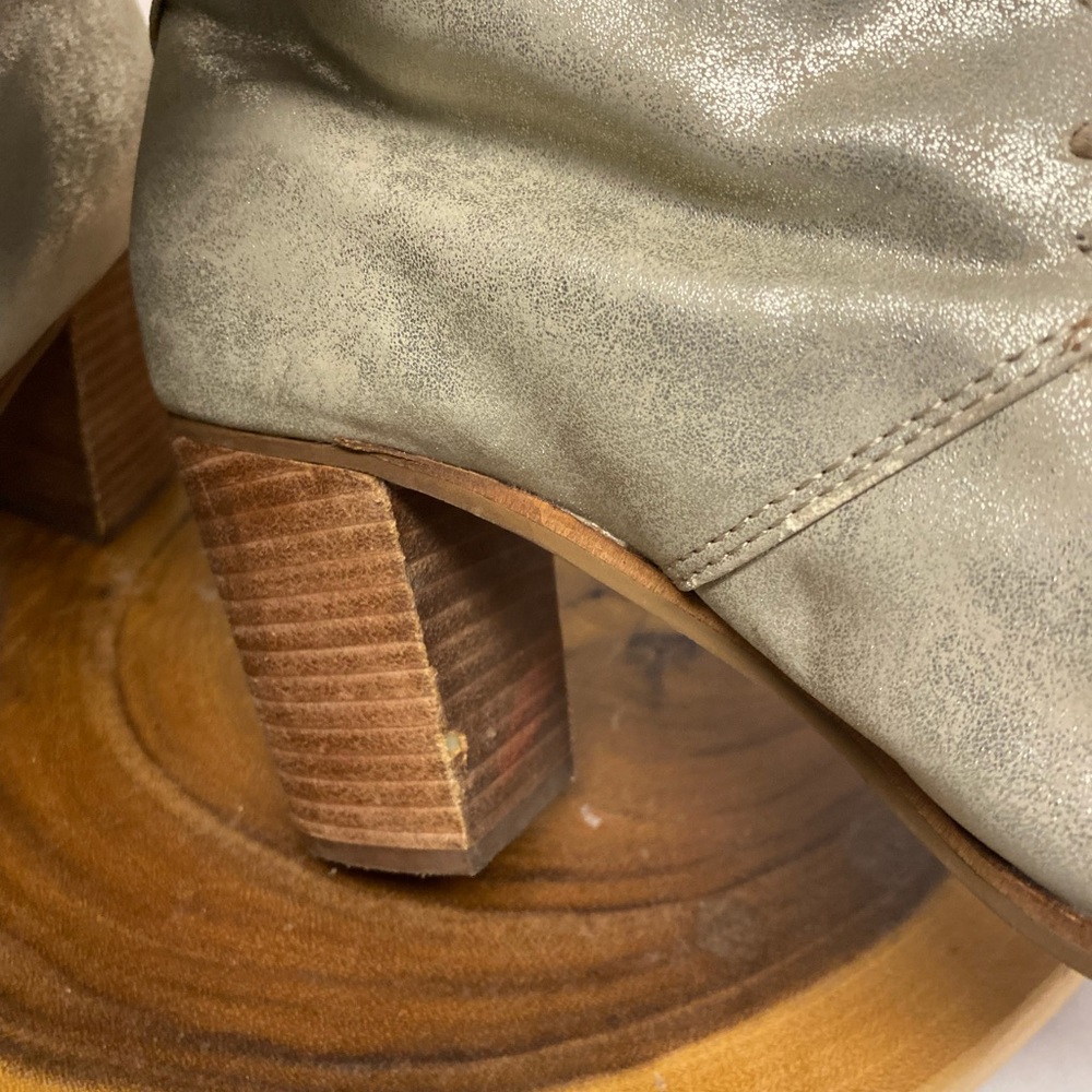 TOMS Brushed Gold Lace Up Heeled ankle Boots - Picture 7 of 8